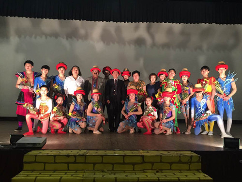 駐加爾各答總領(lǐng)館舉辦中國雜技進(jìn)校園活動