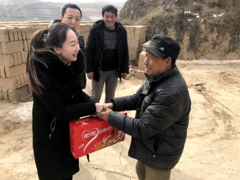 大愛(ài)之行，情暖萬(wàn)家——甘肅省歌舞劇院赴慶陽(yáng)市環(huán)縣開展春節(jié)前夕精準(zhǔn)扶貧慰問(wèn)活動(dòng)