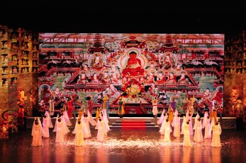 “花雨”醉敦煌: 經(jīng)典舞劇《絲路花雨》中國(guó)綠公司年會(huì)開(kāi)幕演出技驚四座