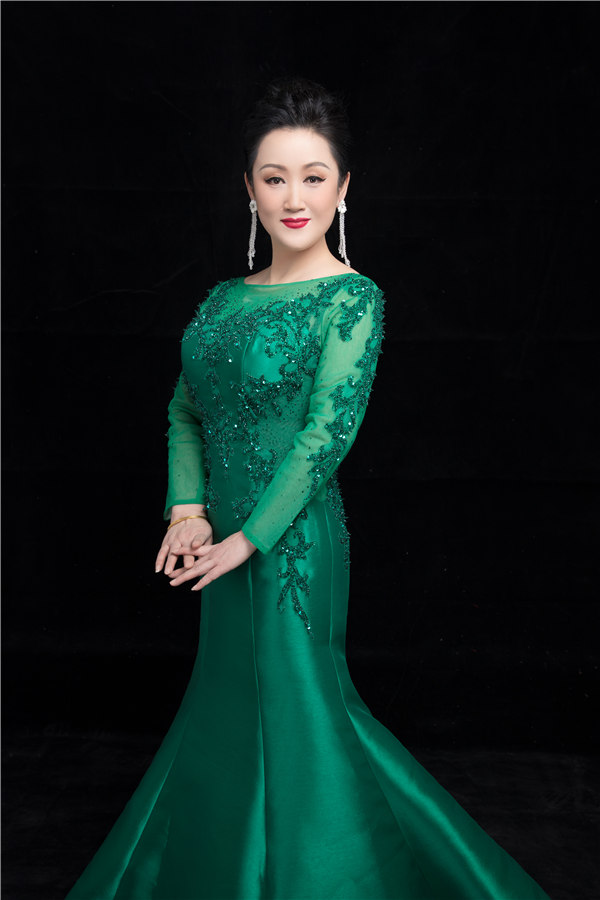 202210091665300661430834.jpg 方小燕2.jpg