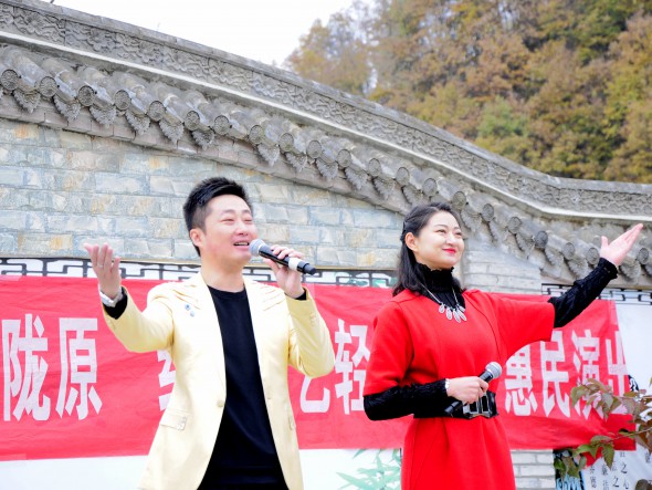 甘肅演藝集團歌舞劇院2019年“紅色文藝輕騎兵”惠民演出走進隴南徽縣