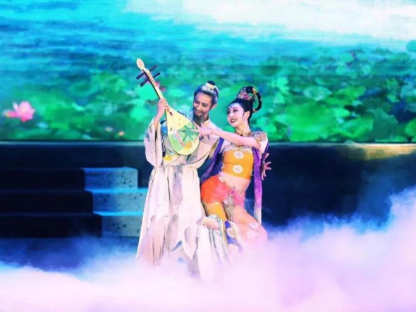 品味經(jīng)典　聆聽國樂——甘肅演藝集團歌舞劇院舞劇《絲路花雨》、民族交響音樂會《歲月留聲》完美呈現(xiàn)