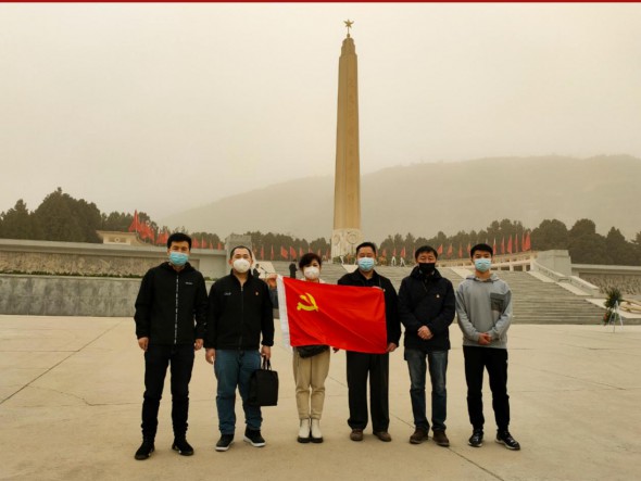 甘肅演藝集團(tuán)舞美中心黨支部赴蘭州市烈士陵園開展主題黨日活動(dòng)