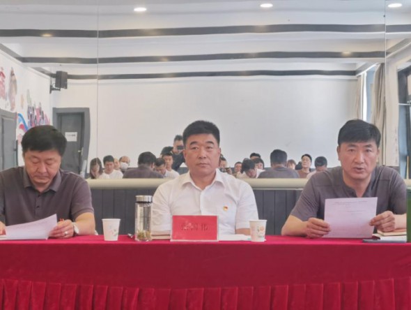 甘肅演藝集團(tuán)黨委委員、副總經(jīng)理張國(guó)偉講授專題黨課