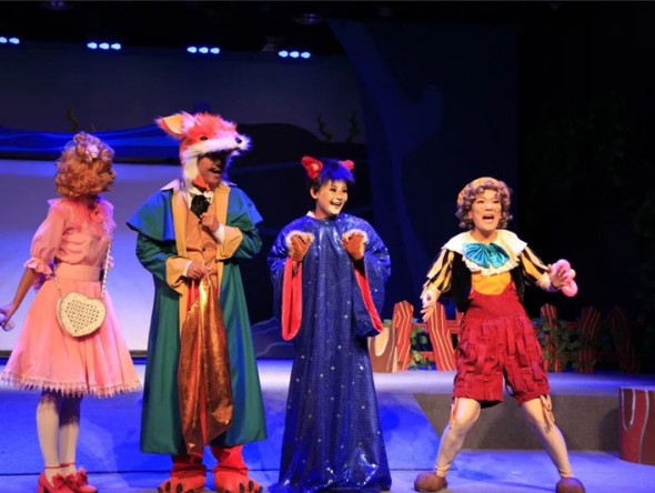 【演出】火了近一個(gè)半世紀(jì)的愛(ài)豆，是TA教會(huì)了我們誠(chéng)實(shí)…