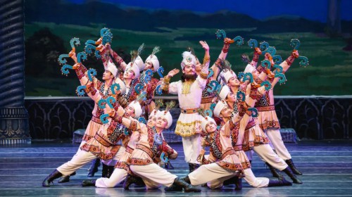 【常態(tài)化駐場(chǎng)演出惠民專場(chǎng)】“復(fù)活”敦煌壁畫！一生必看的中國(guó)經(jīng)典舞劇《絲路花雨》